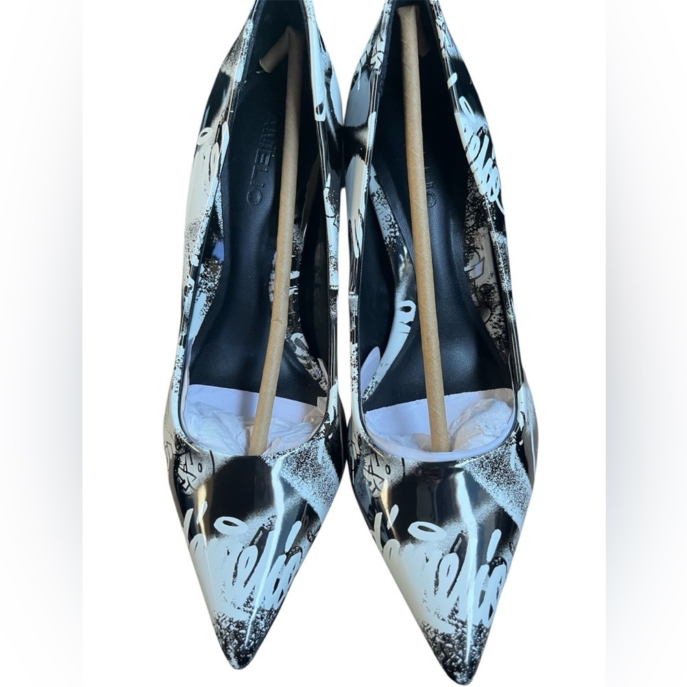 D'Amelio Karyenaa heel Pump - Black/White Art Graffiti Design 6.5 - Picture 5 of 5